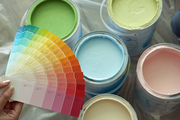 Sơn nước là lựa chọn phổ biến và tiện lợi cho việc sơn tường và trần nhà. Xem hình ảnh liên quan để thấy sự chuyên nghiệp và tinh tế của cách sử dụng sơn nước.